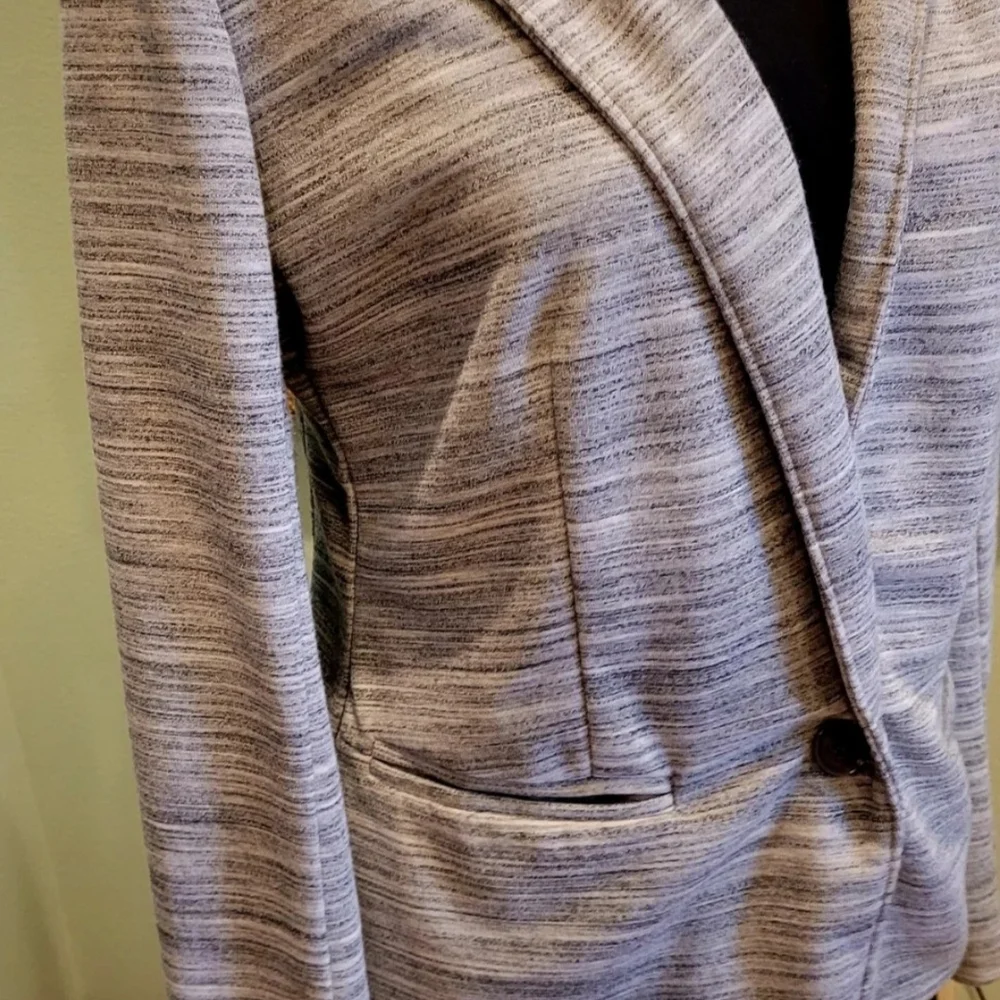 Banana Republic Heathered Gray Blazer - Picture 3 of 6